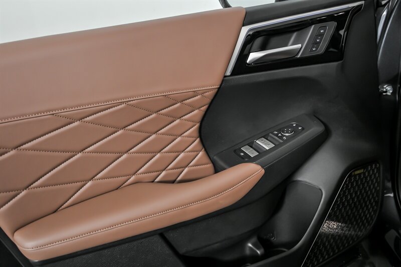 New 2026 Mitsubishi Outlander SEL FWD image 11