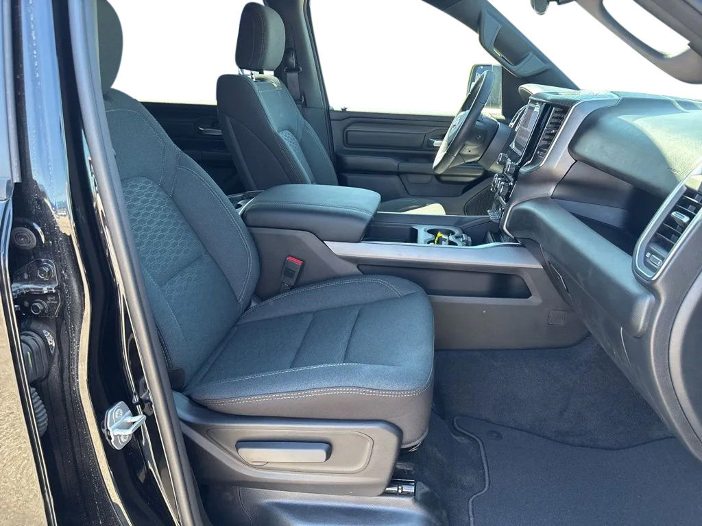 New 2026 RAM 1500 Express AWD/4WD image 33