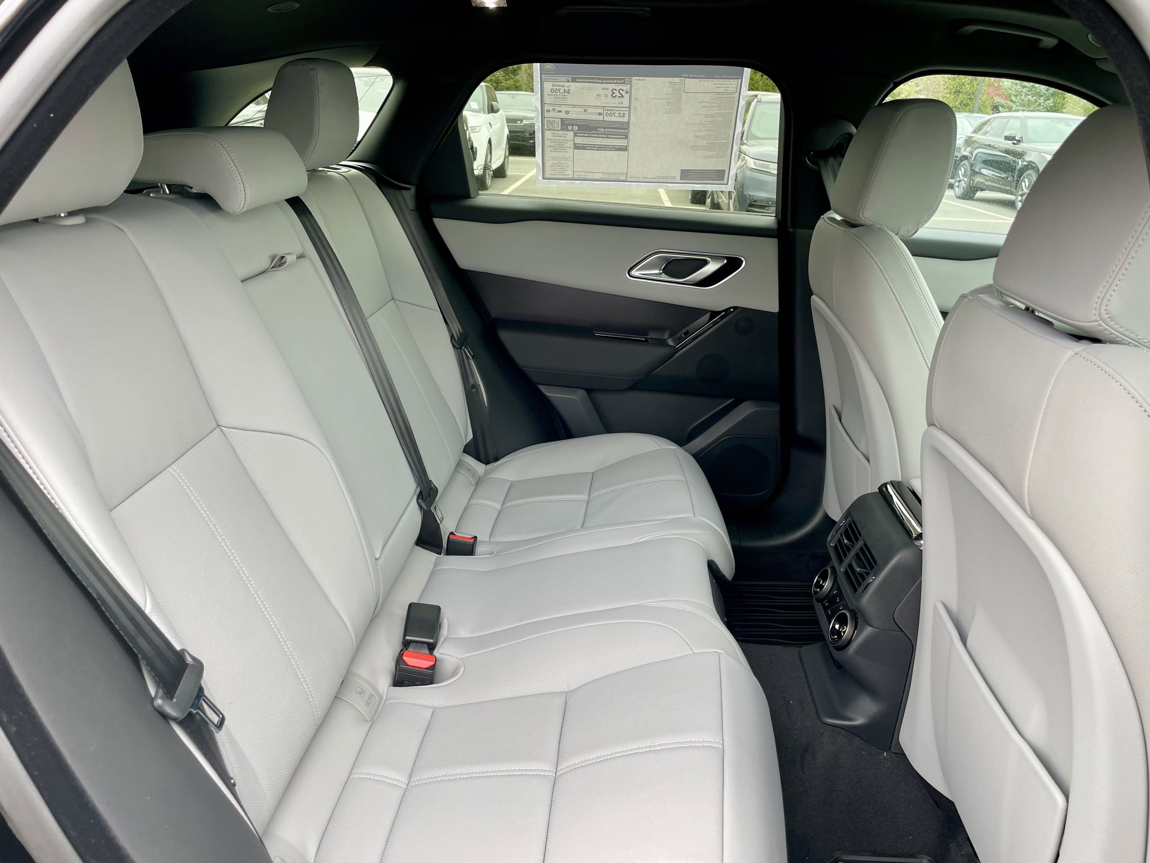 New 2026 Land Rover Range Rover Velar Dynamic SE image 31