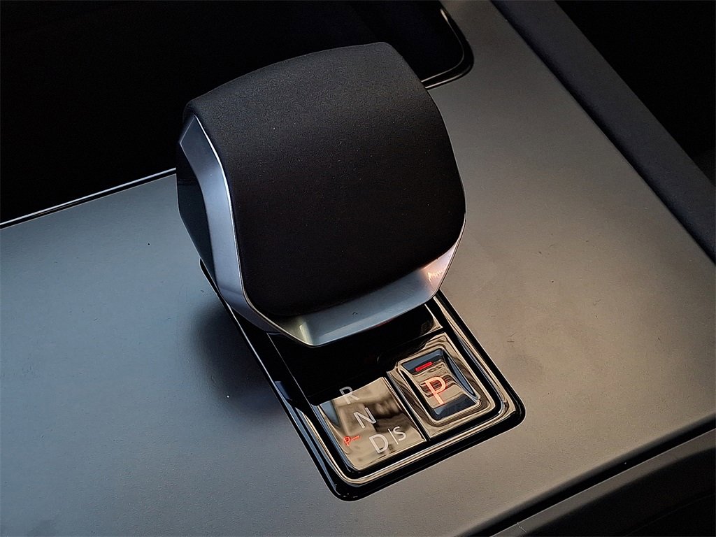 New 2025 Land Rover Discovery Sport Dynamic SE image 13