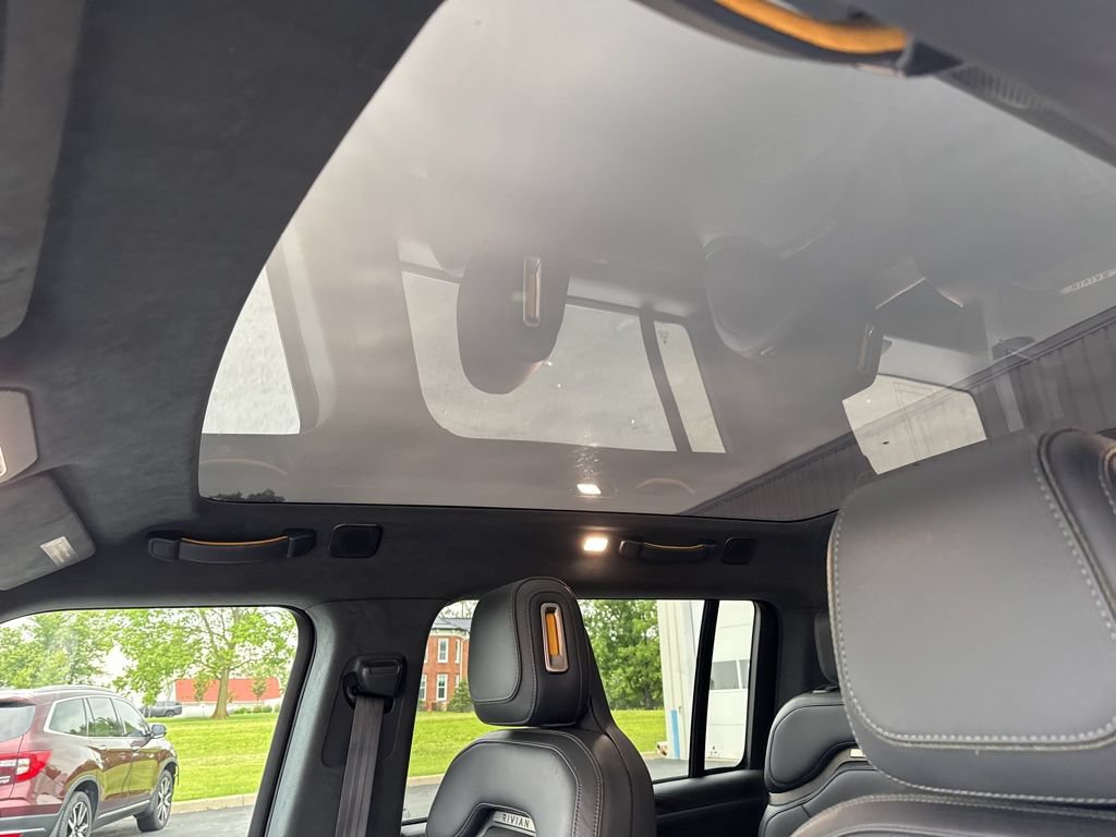 Used 2022 Rivian R1S Launch Edition AWD/4WD image 31