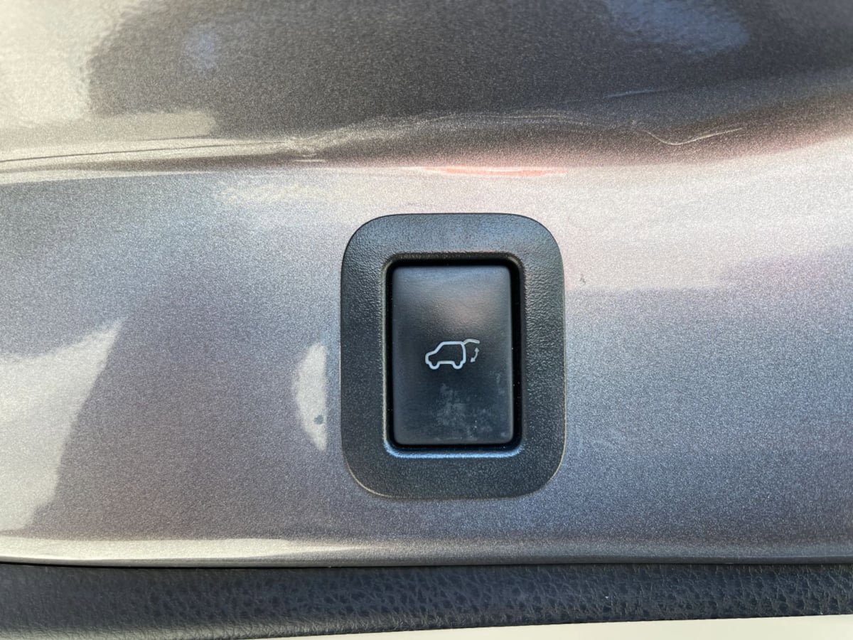 Used 2017 Toyota Highlander Limited Platinum FWD image 11