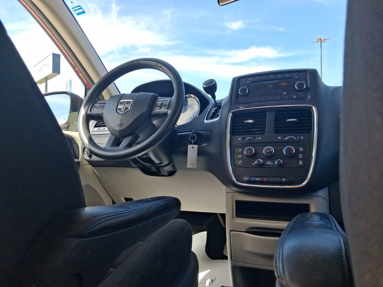 Used 2012 Dodge Grand Caravan SE FWD image 15
