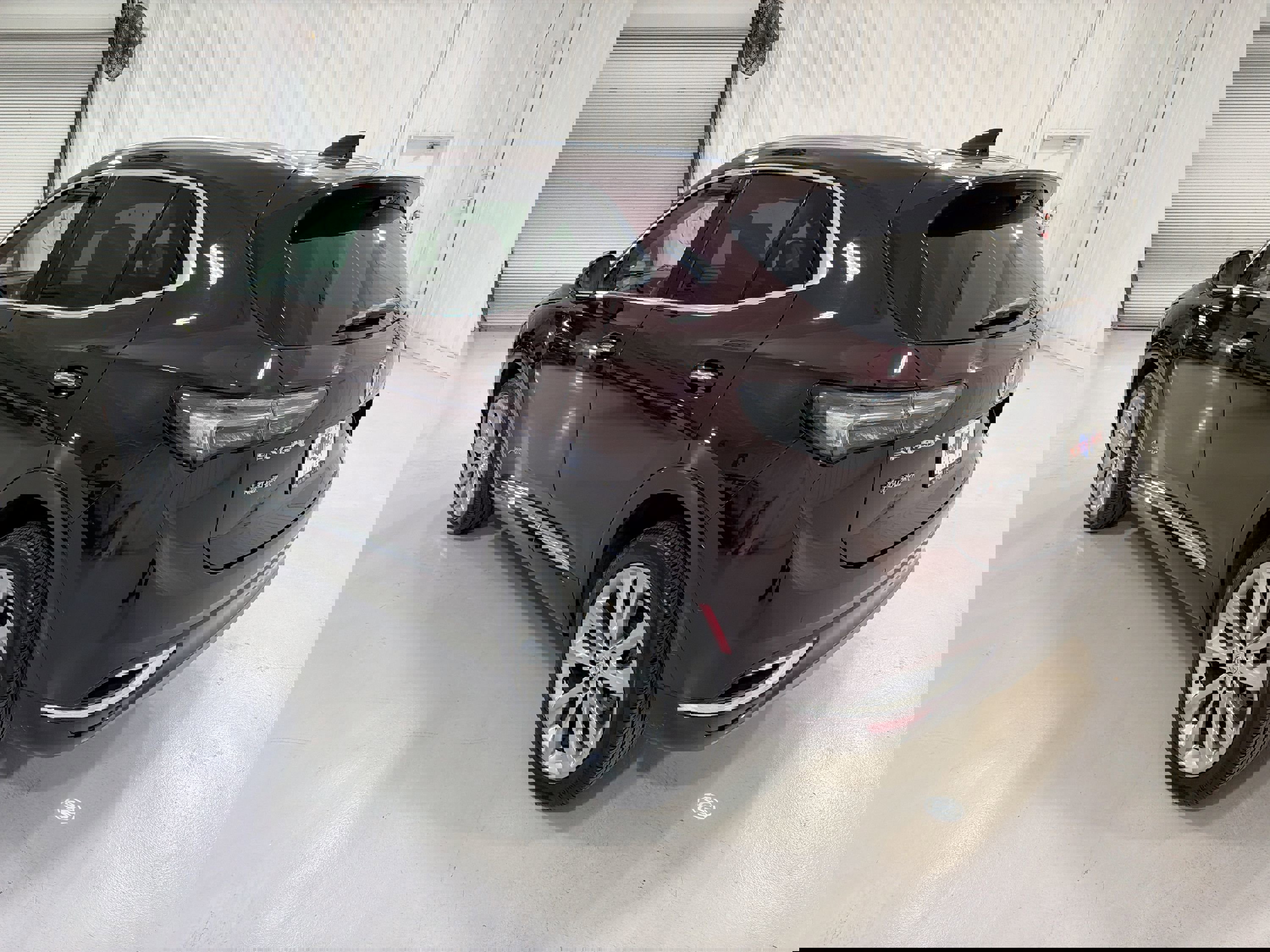 Used 2023 Buick Envision Avenir image 26