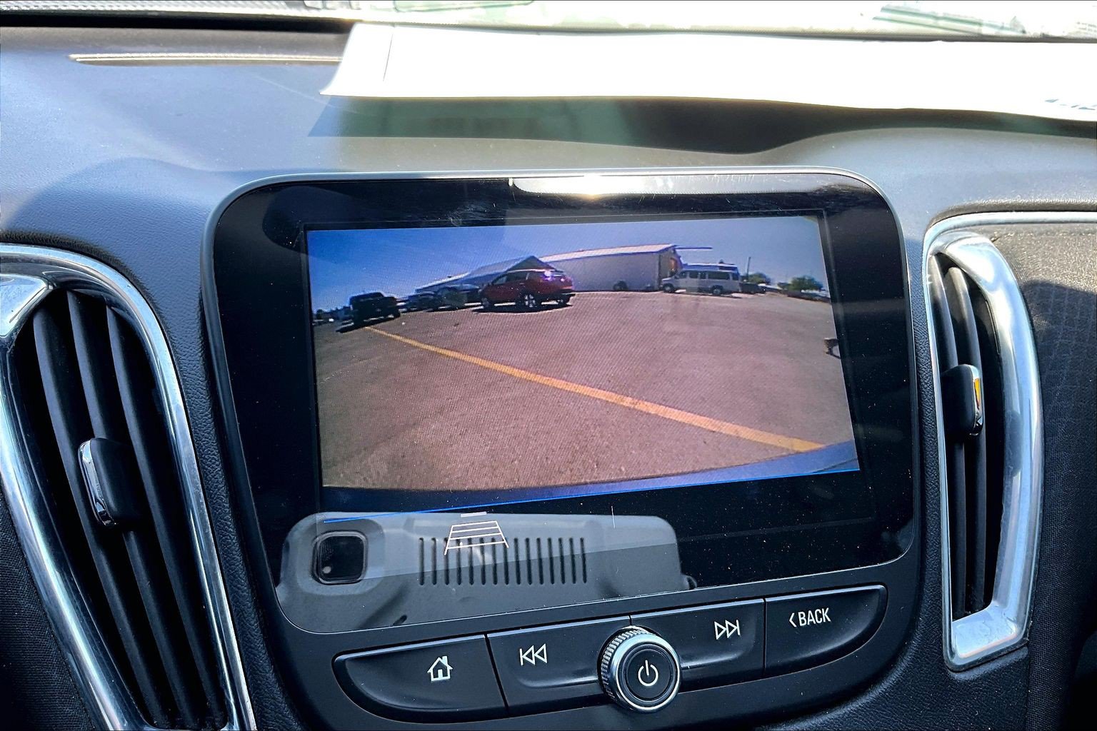 Used 2020 Chevrolet Malibu LT FWD image 21
