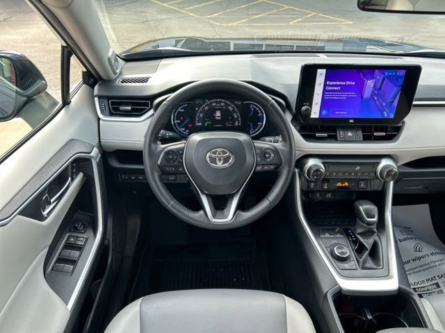 Used 2023 Toyota RAV4 XLE Premium image 29