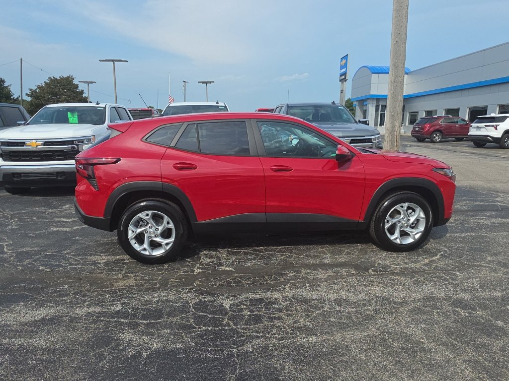 New 2026 Chevrolet Trax LS w/ LS Convenience Package FWD image 9