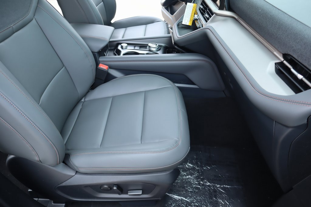New 2025 Ford Explorer Active w/ Active Comfort Package image 17