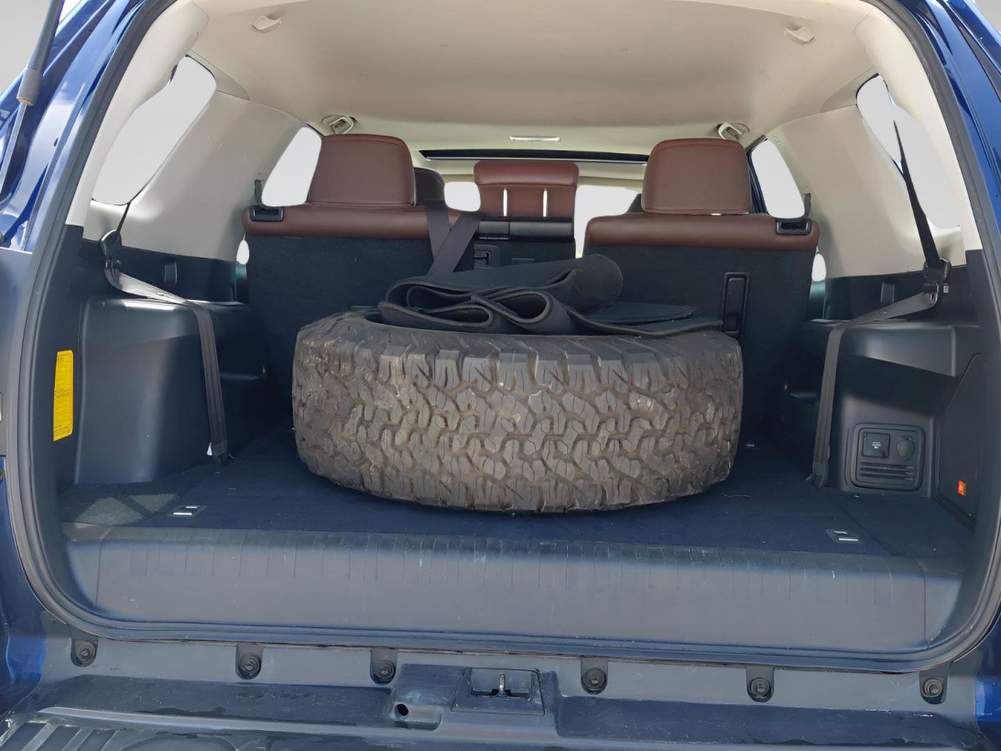 Used 2018 Toyota 4Runner Limited AWD/4WD image 19