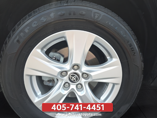 Used 2021 Toyota RAV4 LE AWD/4WD image 15