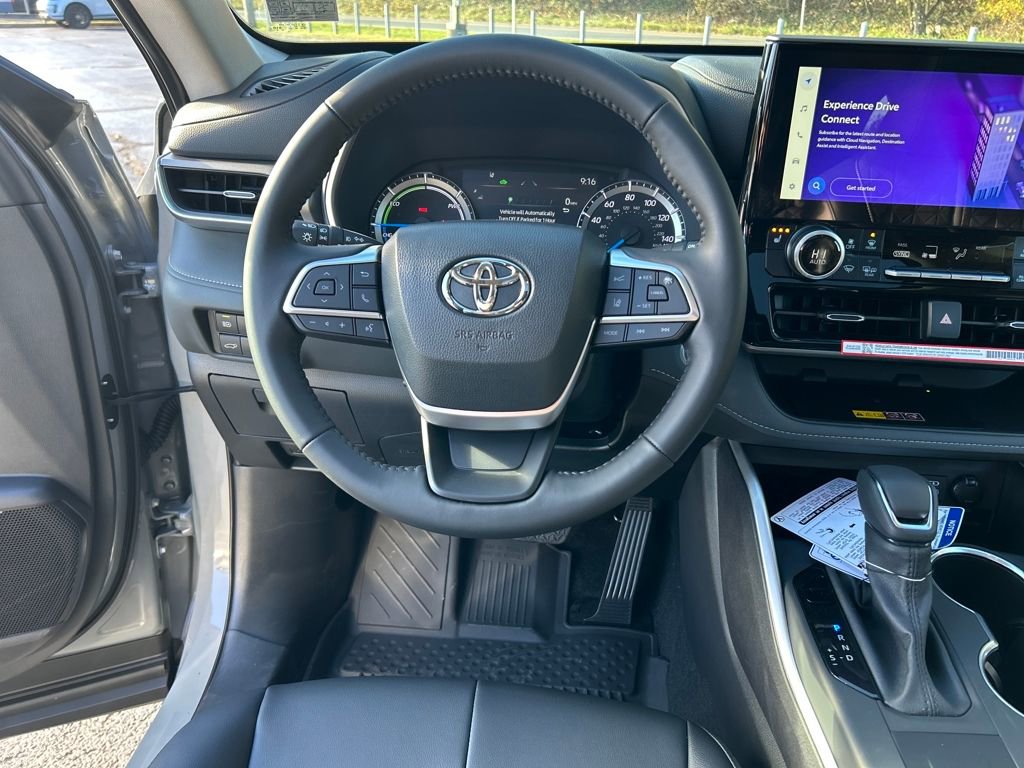 New 2025 Toyota Highlander XLE image 21