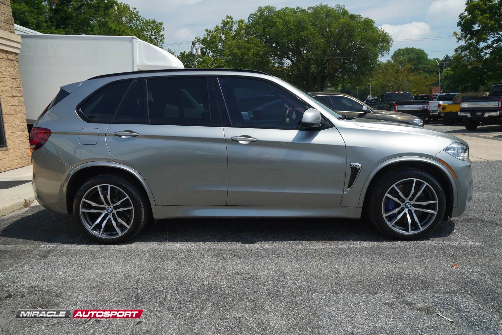 Used 2016 BMW X5 M image 8