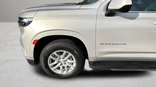 Used 2023 Chevrolet Suburban LT RWD image 40