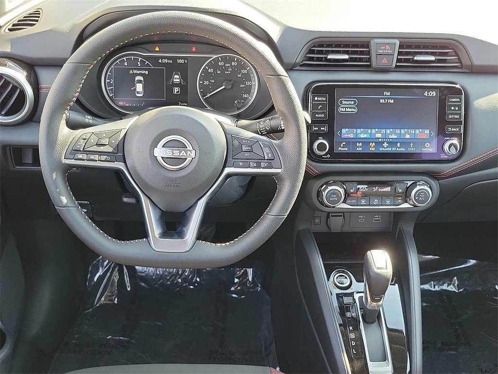 New 2025 Nissan Versa SR w/ Trunk Package image 5