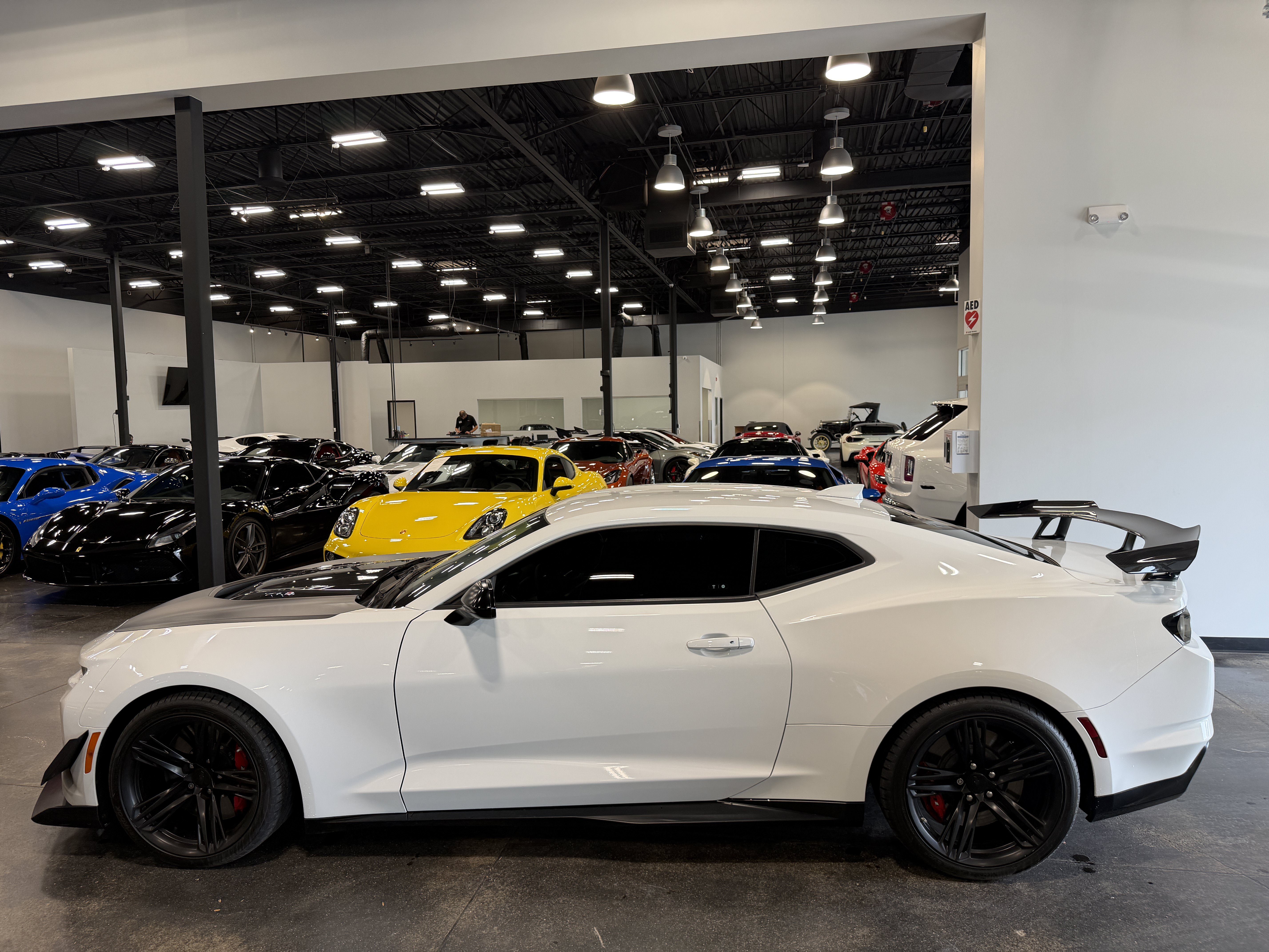Used 2019 Chevrolet Camaro ZL1 RWD image 4