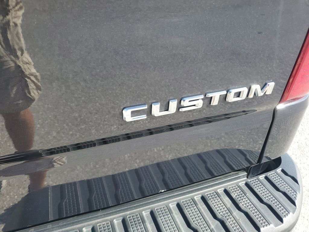 Used 2023 Chevrolet Silverado 1500 Custom image 37