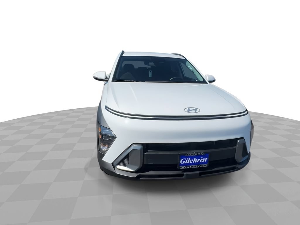Used 2025 Hyundai Kona SEL FWD image 2