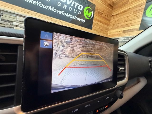 Used 2023 Hyundai Venue SEL FWD image 24