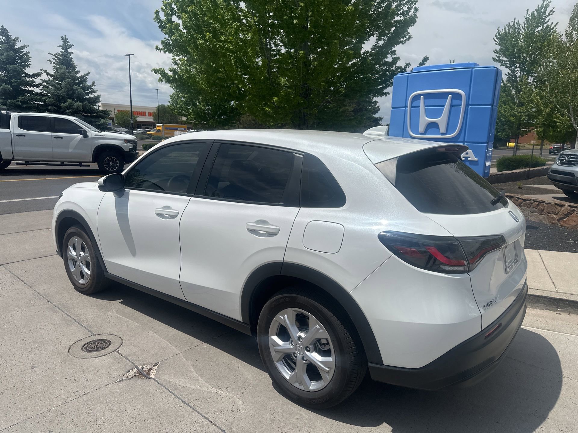 Used 2025 Honda HR-V LX image 3