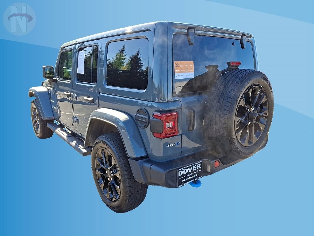 Used 2024 Jeep Wrangler Unlimited Sahara w/ Technology Group AWD/4WD image 22