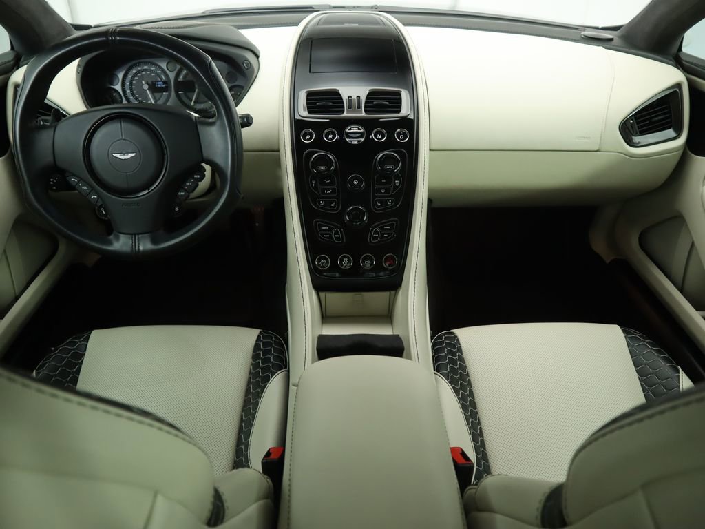 Used 2015 Aston Martin Vanquish Coupe image 13