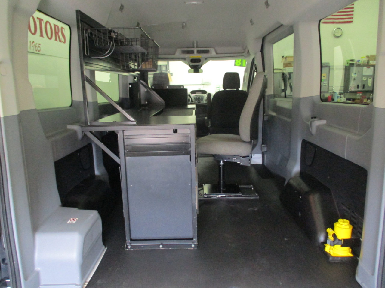 Used 2018 Ford Transit 150 XLT image 12