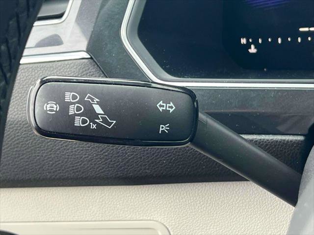 Used 2022 Volkswagen Tiguan SE R-Line image 24