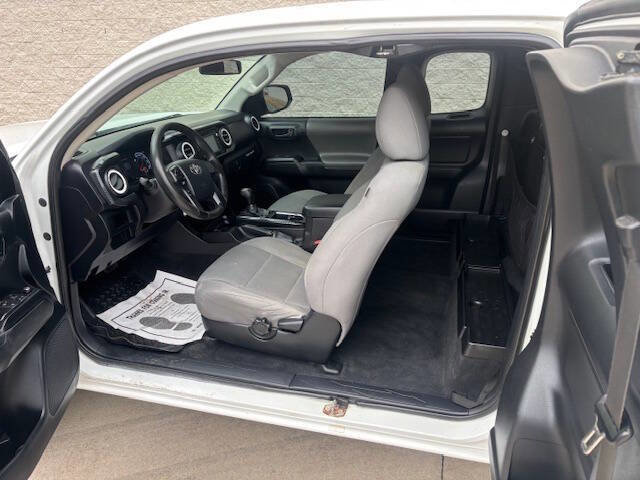 Used 2016 Toyota Tacoma SR image 21
