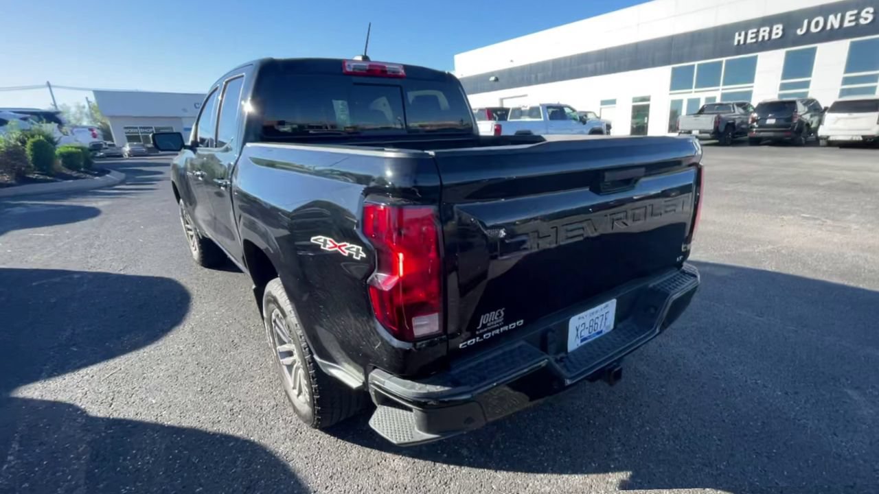Used 2023 Chevrolet Colorado LT w/ LT Convenience Package II AWD/4WD image 8