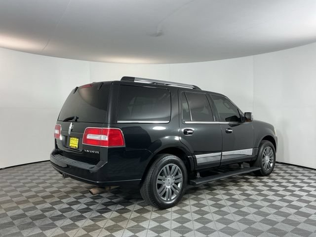 Used 2011 Lincoln Navigator Ultimate AWD/4WD image 4