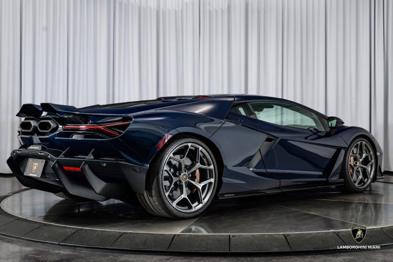 Used 2025 Lamborghini Revuelto image 24