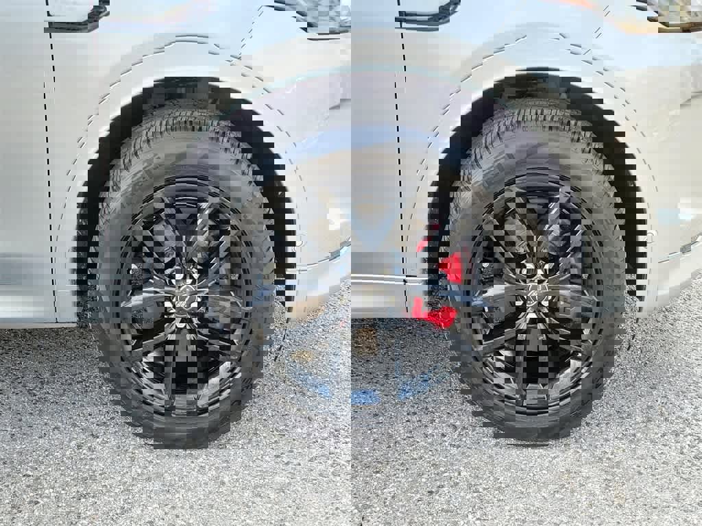 Used 2024 Land Rover Discovery Sport S image 5