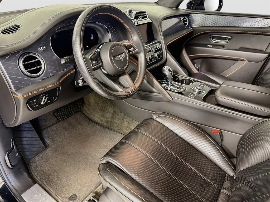 Used 2022 Bentley Bentayga AWD/4WD image 9