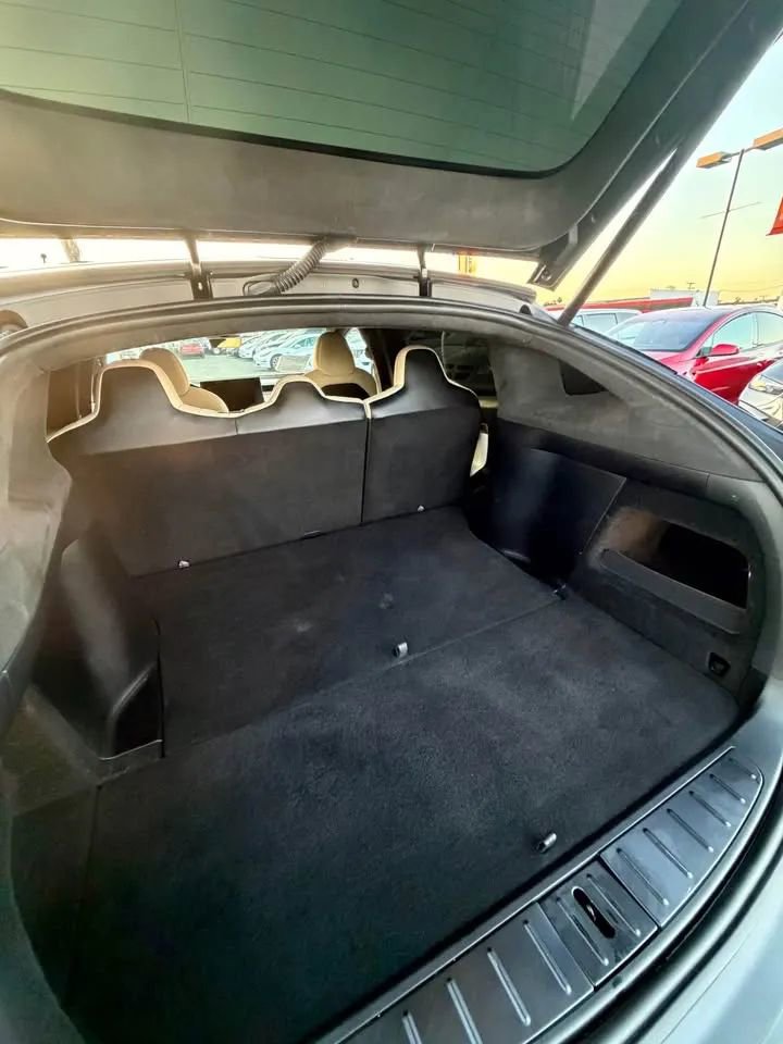 Used 2023 Tesla Model X image 11