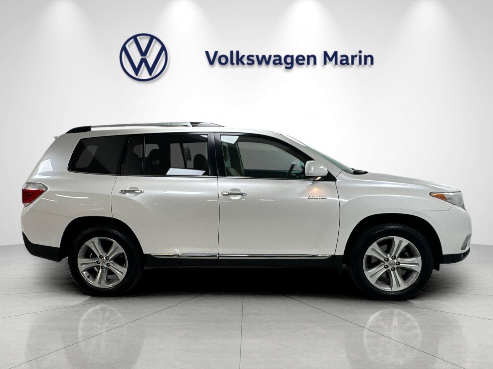Used 2013 Toyota Highlander Limited AWD/4WD image 6