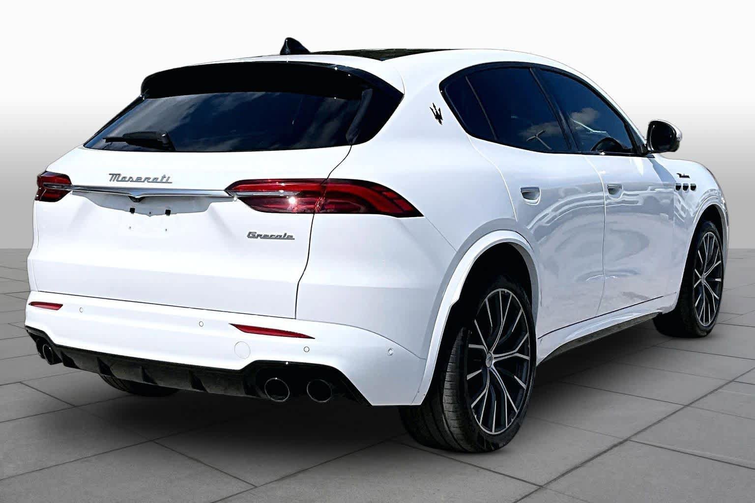 Used 2023 Maserati Grecale Modena AWD/4WD image 13