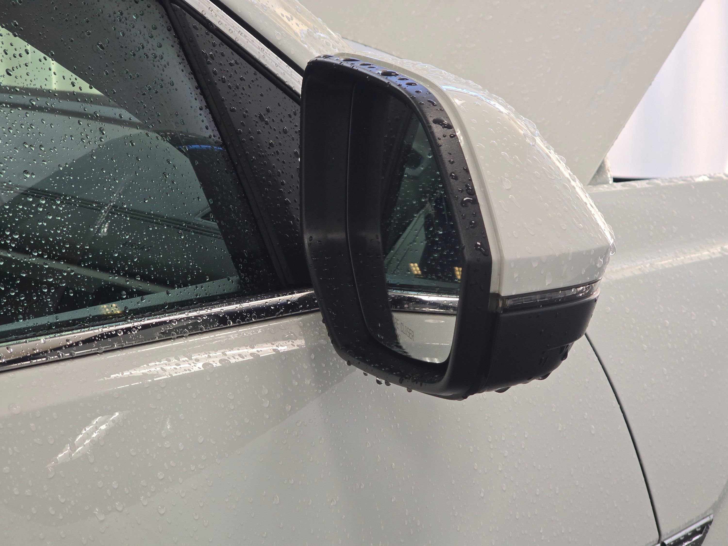 Used 2020 Volkswagen Atlas Cross Sport SEL image 28