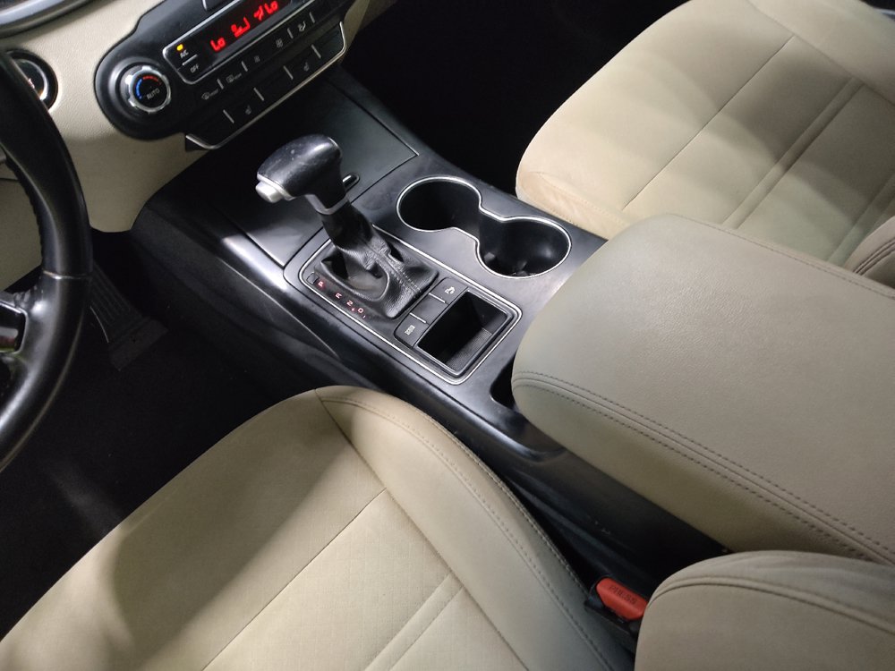 Used 2020 Kia Sorento S FWD image 26