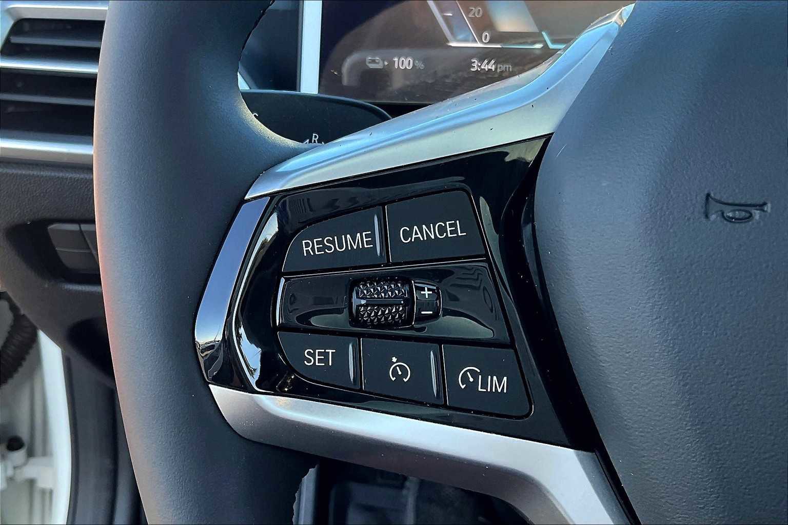 Used 2025 BMW i4 eDrive40 w/ Parking Assistance Package image 21