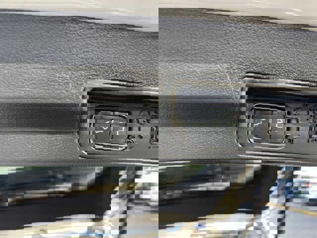 Certified 2025 Ford Explorer ST-Line w/ ST-Line Street Pack image 29