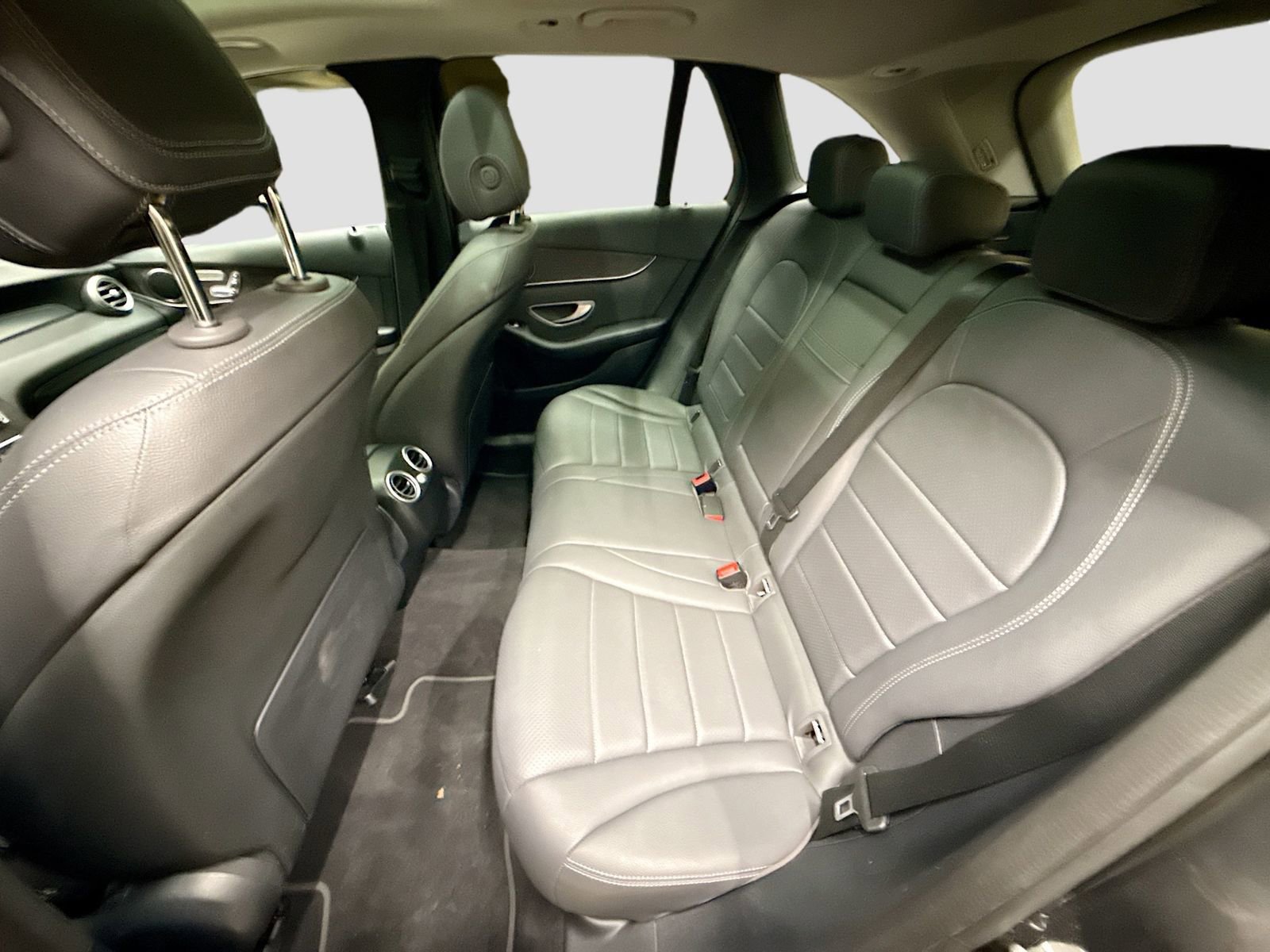 Used 2022 Mercedes-Benz GLC 300 image 24