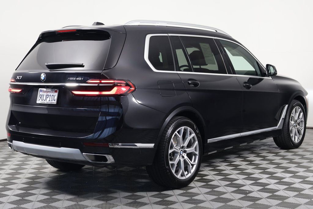 Used 2026 BMW X7 xDrive40i w/ Premium Package image 4