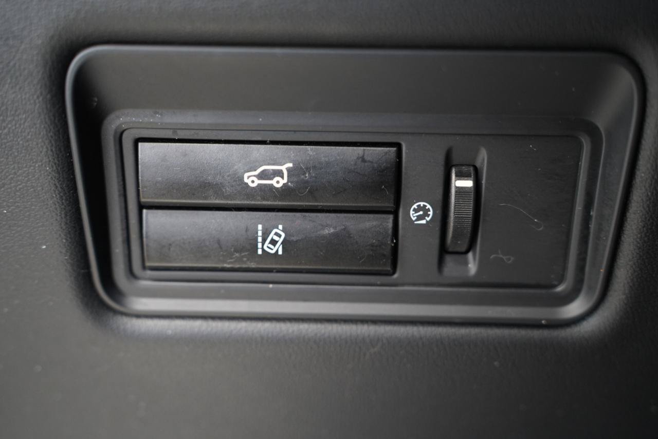 Used 2015 Land Rover Range Rover Sport HSE AWD/4WD image 24