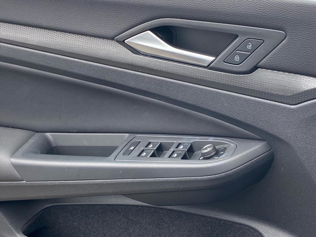 Certified 2023 Volkswagen GTI SE w/ SE Leather Package image 21