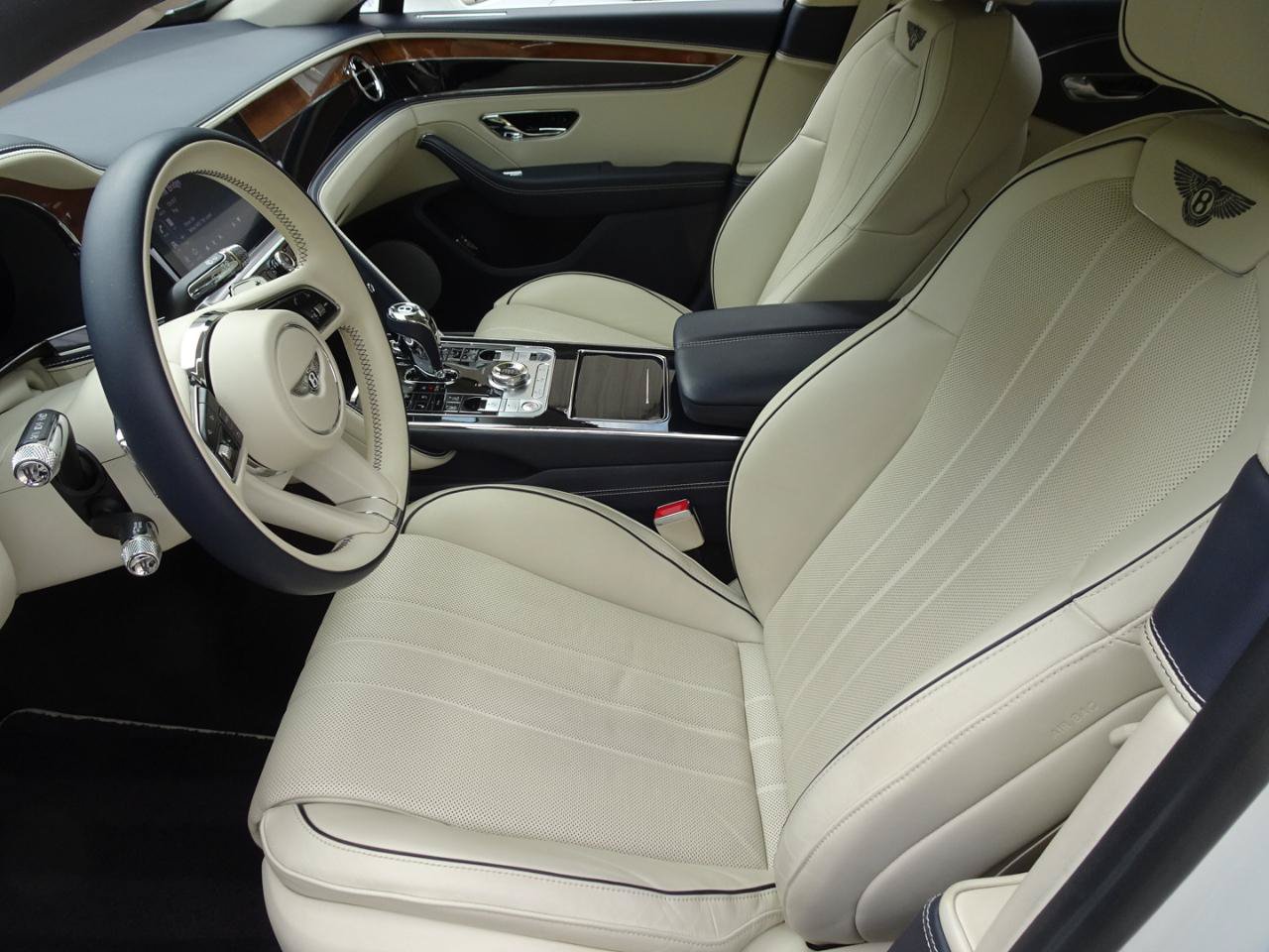 Used 2021 Bentley Flying Spur V8 AWD/4WD image 9
