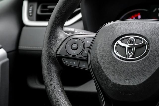 Used 2025 Toyota RAV4 XLE image 21