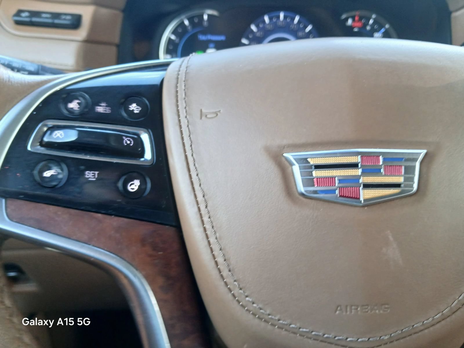 Used 2016 Cadillac Escalade Platinum RWD image 29