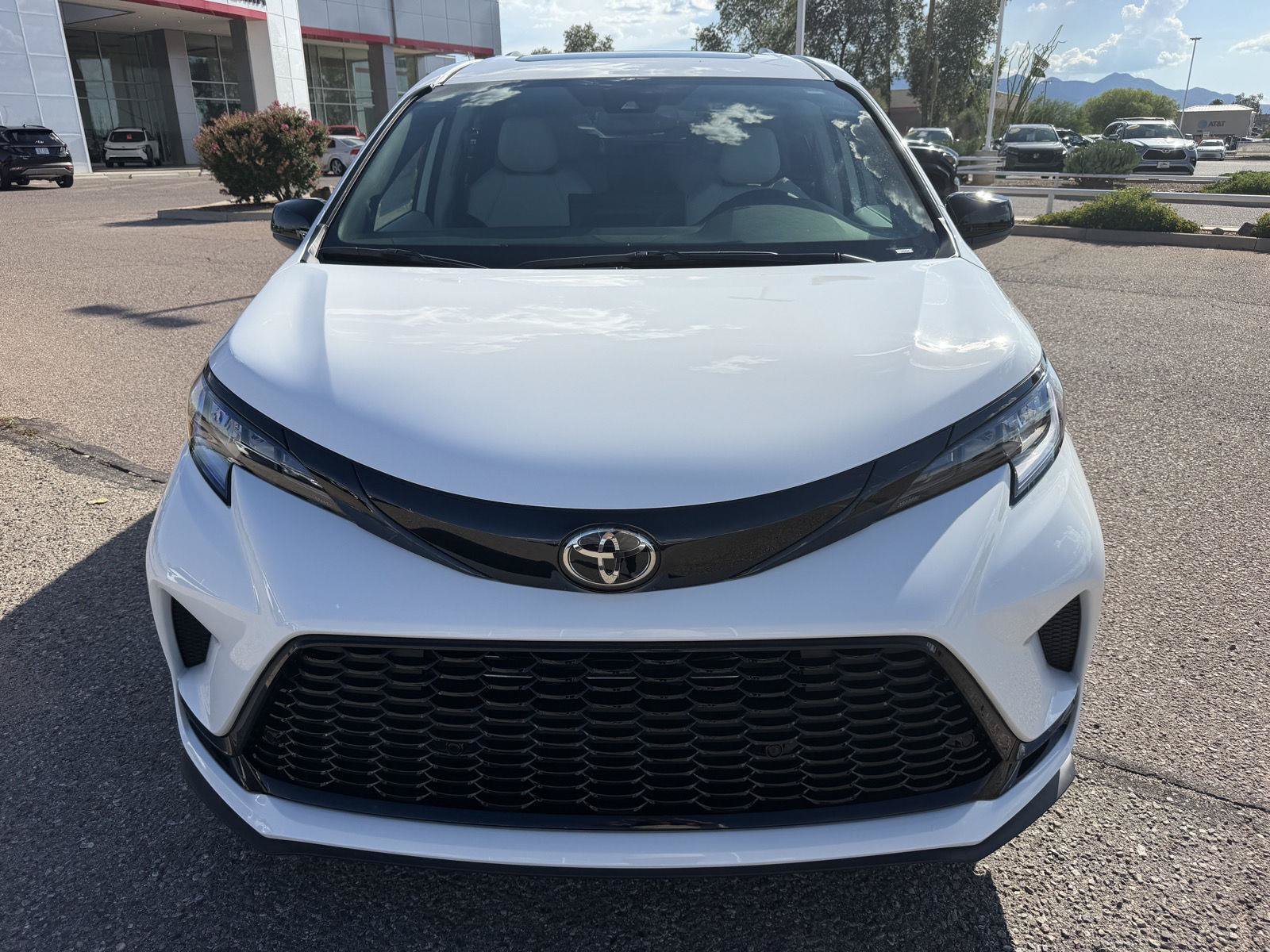 New 2026 Toyota Sienna XSE FWD image 8