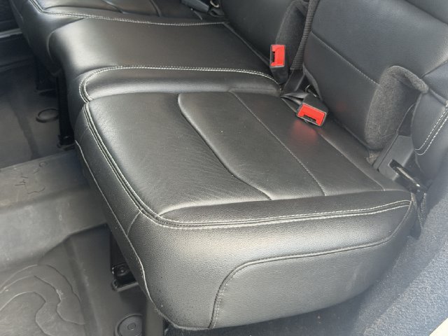 Used 2019 Jeep Wrangler Unlimited Sahara AWD/4WD image 24