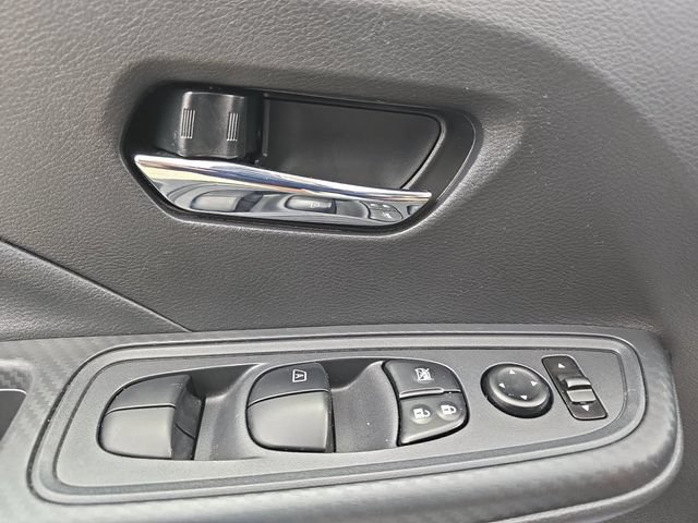 Used 2025 Nissan Versa SV w/ Trunk Package FWD image 27